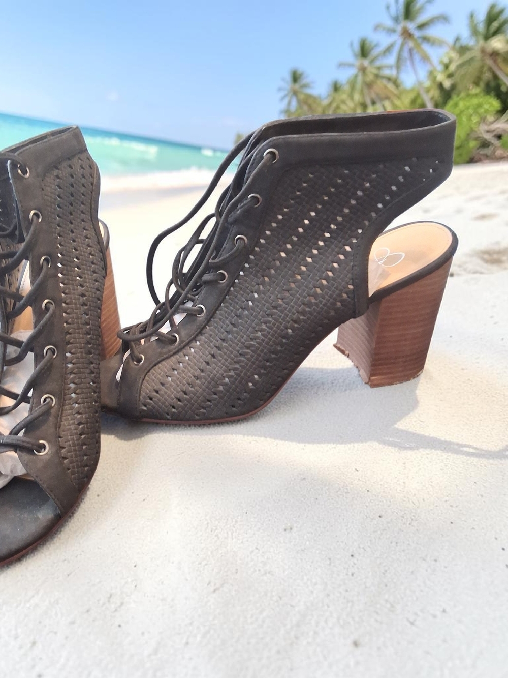 Jessica Simpson Olive Lace-Up Perforated Open Heel Sandals Womens Shoes Size 9.5